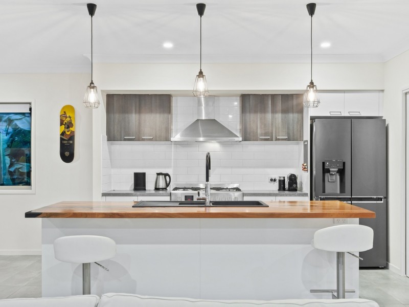 2 Oxenford Place, Oxenford QLD 4210