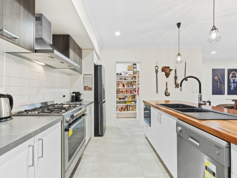 2 Oxenford Place, Oxenford QLD 4210