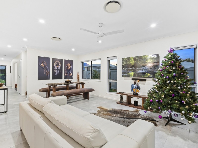 2 Oxenford Place, Oxenford QLD 4210