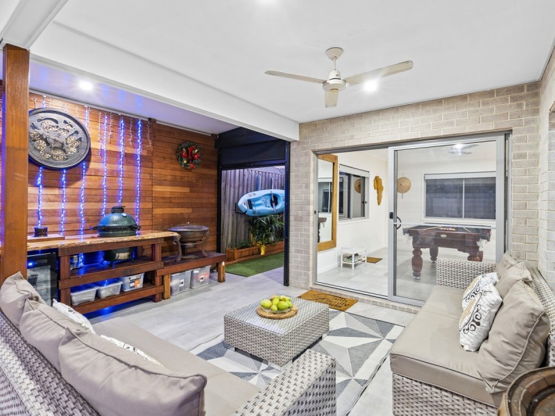 2 Oxenford Place, Oxenford QLD 4210