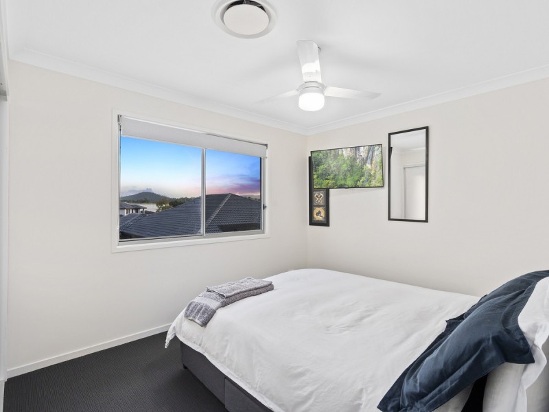 2 Oxenford Place, Oxenford QLD 4210