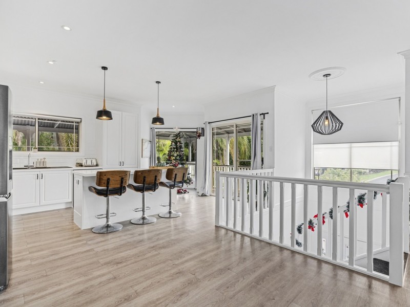 8 Pacific Pines Boulevard, Pacific Pines QLD 4211