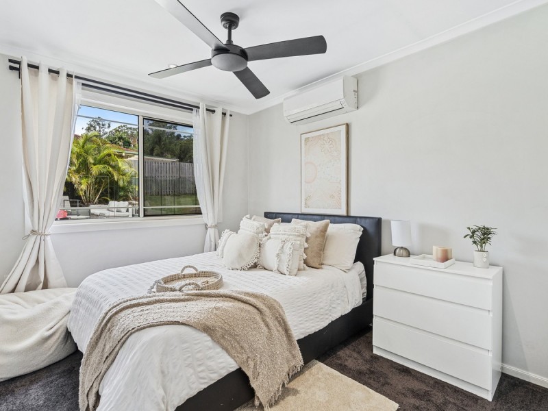 8 Pacific Pines Boulevard, Pacific Pines QLD 4211