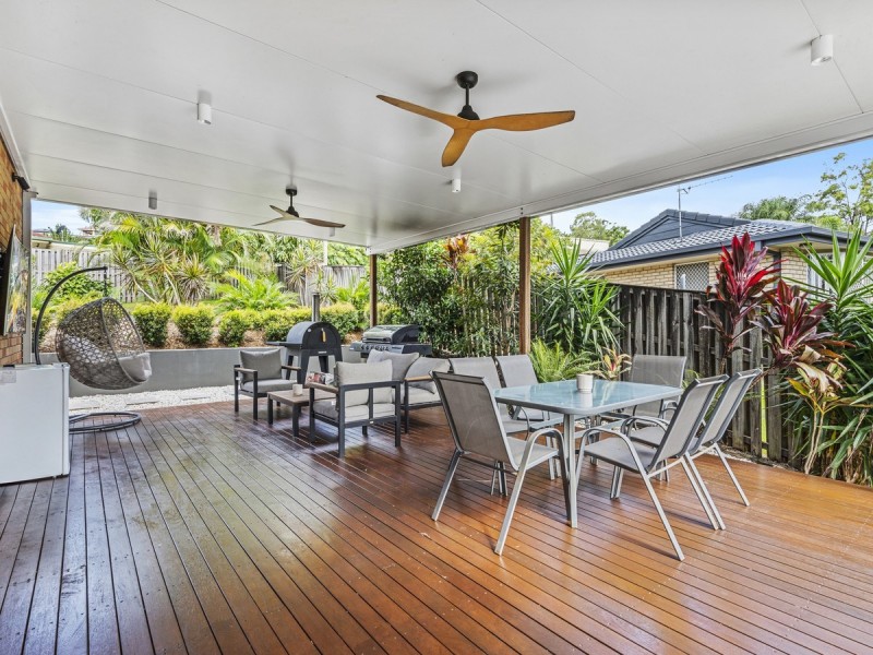 8 Pacific Pines Boulevard, Pacific Pines QLD 4211
