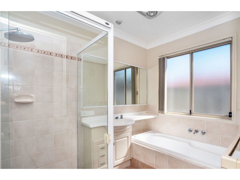 24 Dellwood Circuit, Molendinar QLD 4214