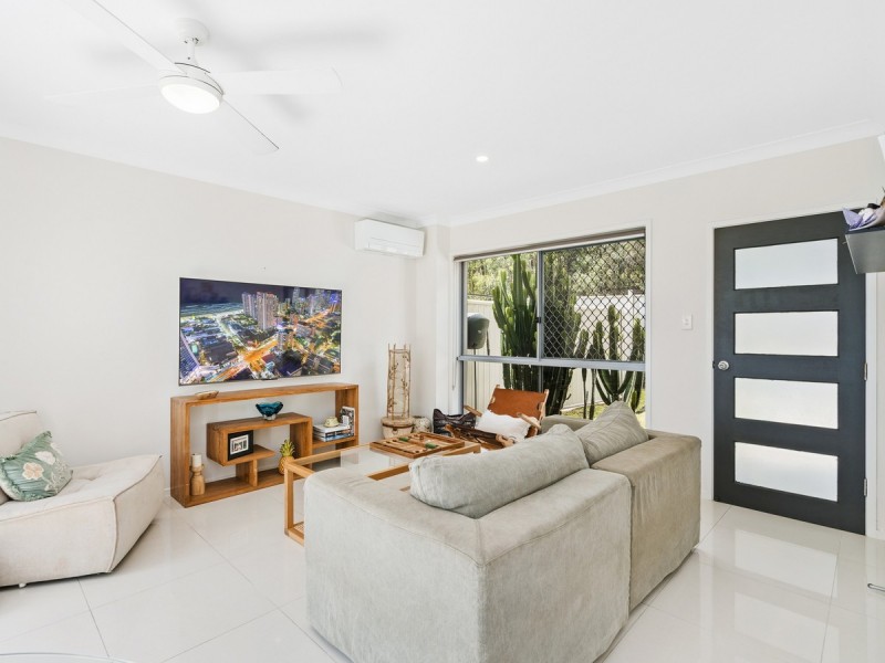 3/1 Aspect Place, Pacific Pines QLD 4211