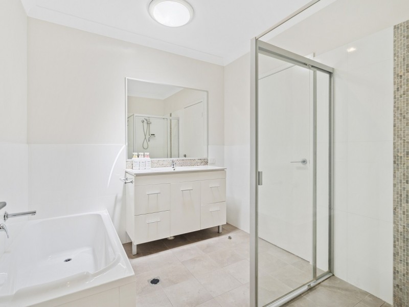 3/1 Aspect Place, Pacific Pines QLD 4211
