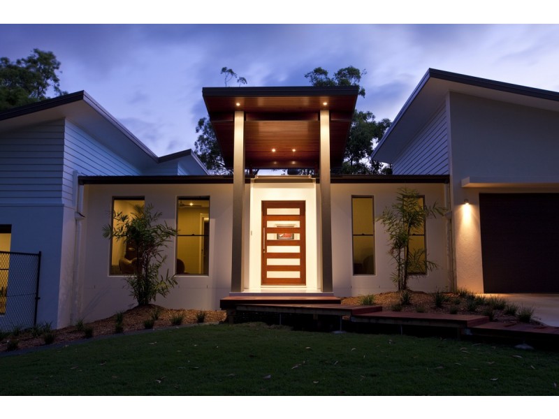 2 Kookaburra Place, Parkwood QLD 4214