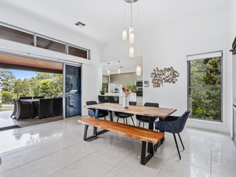 2 Kookaburra Place, Parkwood QLD 4214