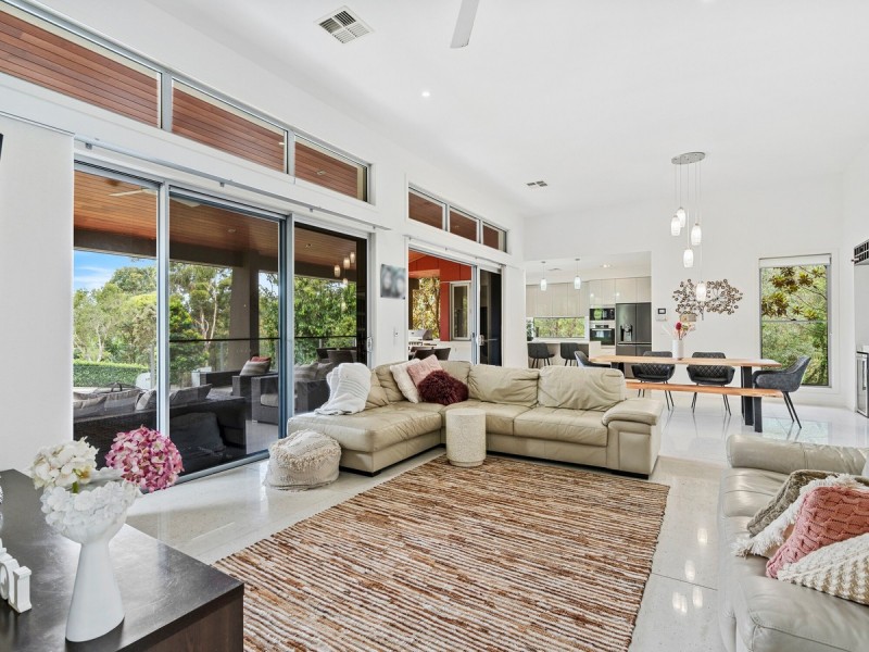 2 Kookaburra Place, Parkwood QLD 4214