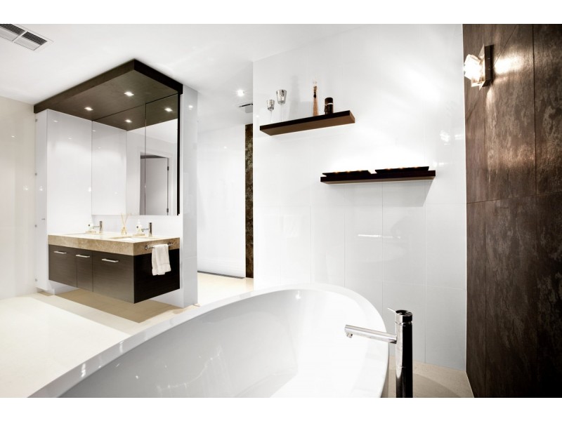 2 Kookaburra Place, Parkwood QLD 4214