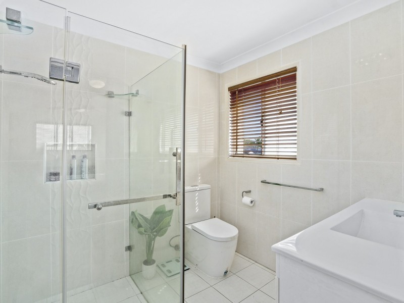 44 Lakeshore Drive, Helensvale QLD 4212