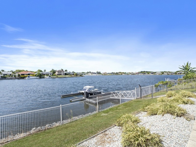 44 Lakeshore Drive, Helensvale QLD 4212