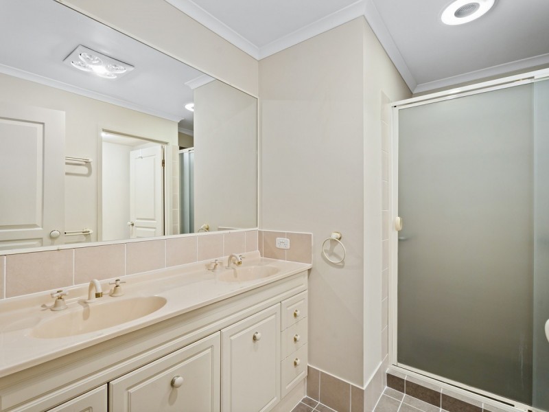 20 Govett Street, Pacific Pines QLD 4211