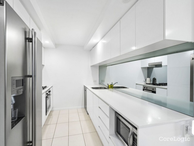 308/11 Compass Drive, Biggera Waters QLD 4216