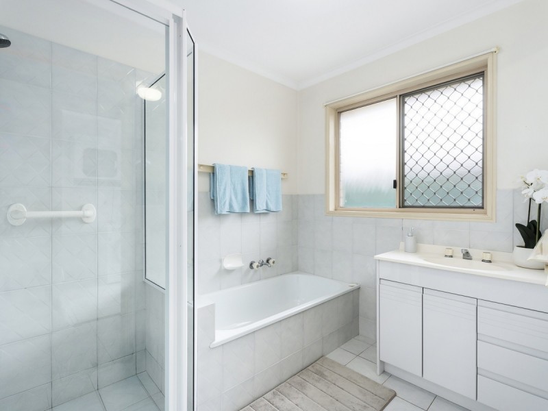 11 Gordonvale Place, Helensvale QLD 4212