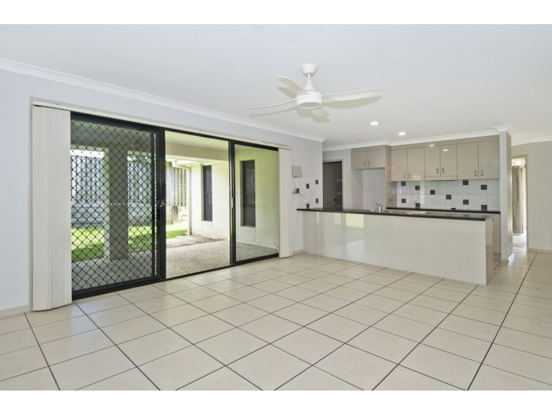 16 Lawley Crescent, Pacific Pines QLD 4211