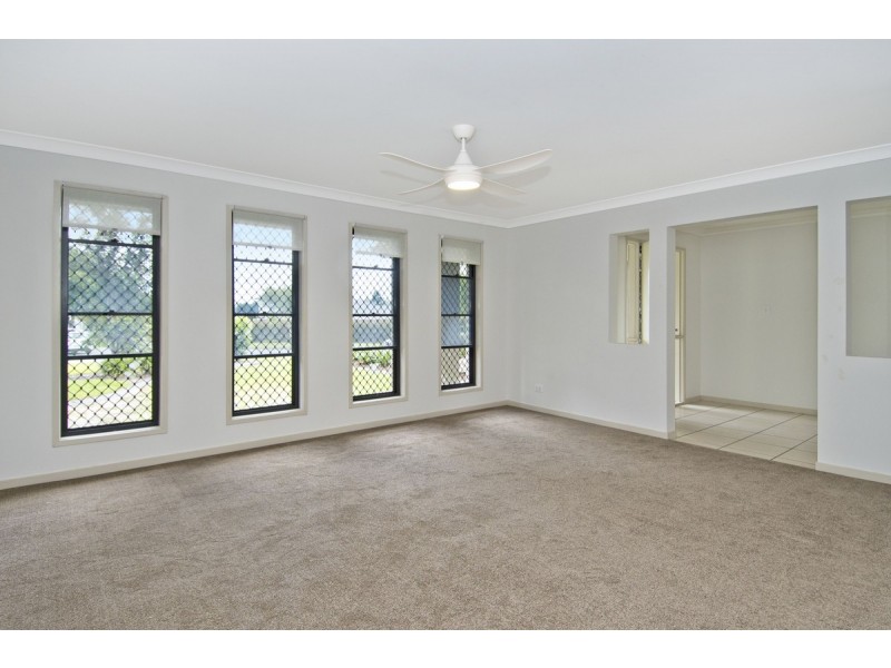 16 Lawley Crescent, Pacific Pines QLD 4211