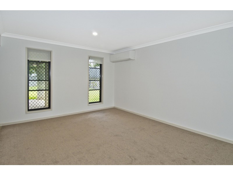 16 Lawley Crescent, Pacific Pines QLD 4211