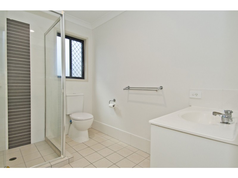 16 Lawley Crescent, Pacific Pines QLD 4211