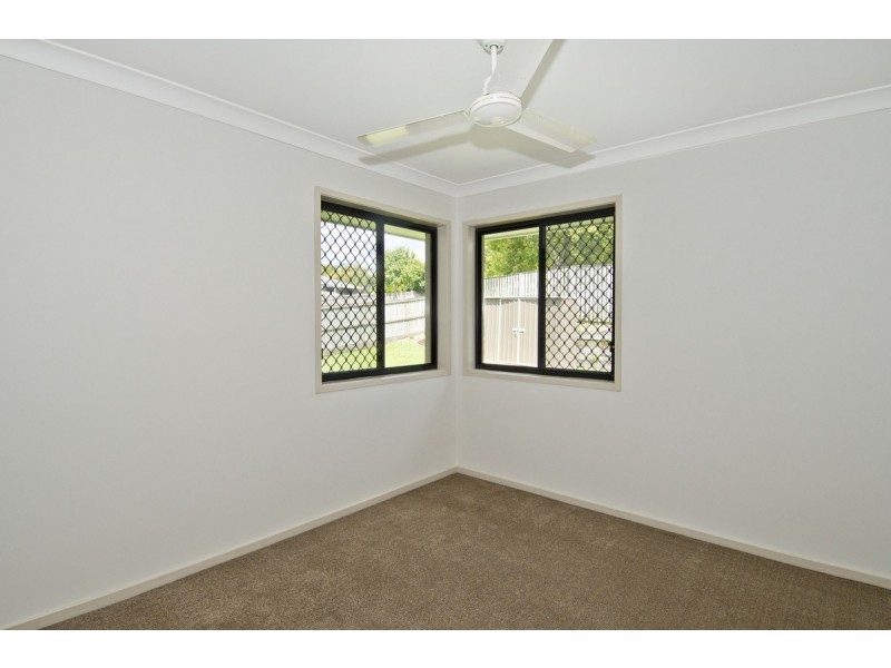 16 Lawley Crescent, Pacific Pines QLD 4211