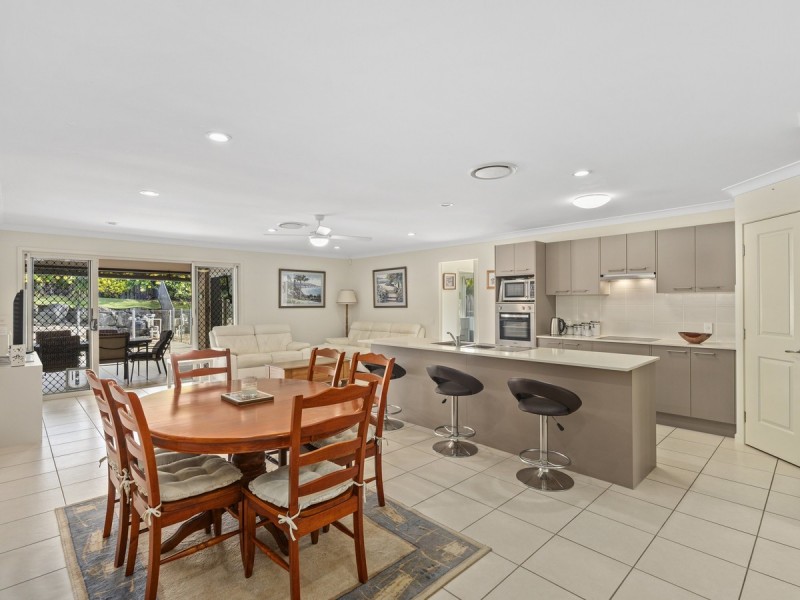 32 Faraday Crescent, Pacific Pines QLD 4211