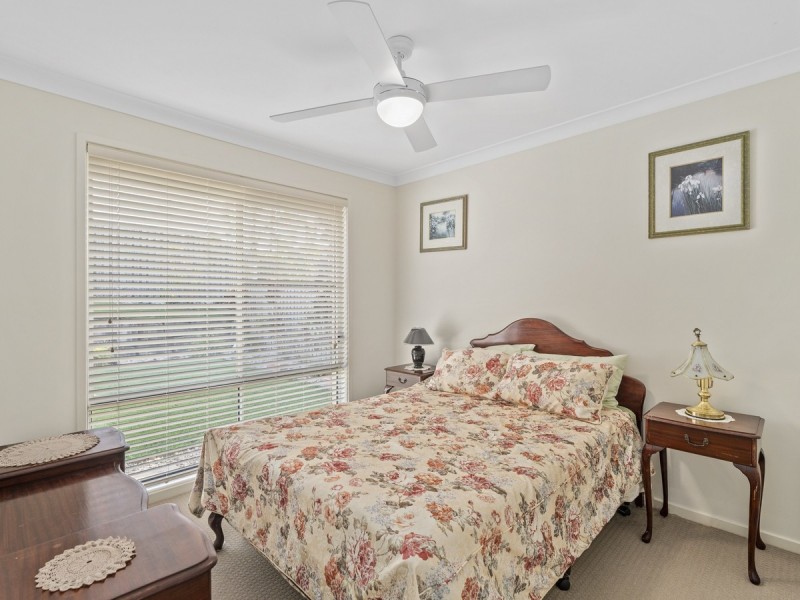 32 Faraday Crescent, Pacific Pines QLD 4211