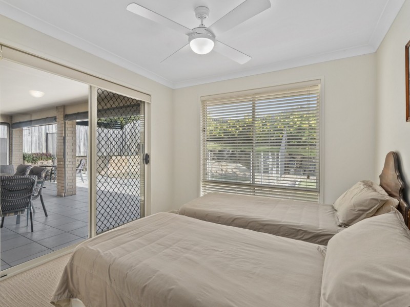32 Faraday Crescent, Pacific Pines QLD 4211