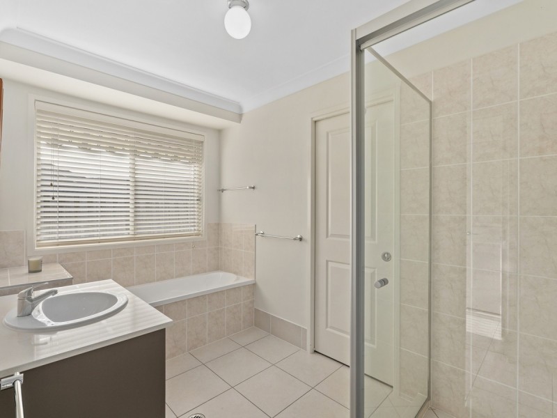32 Faraday Crescent, Pacific Pines QLD 4211