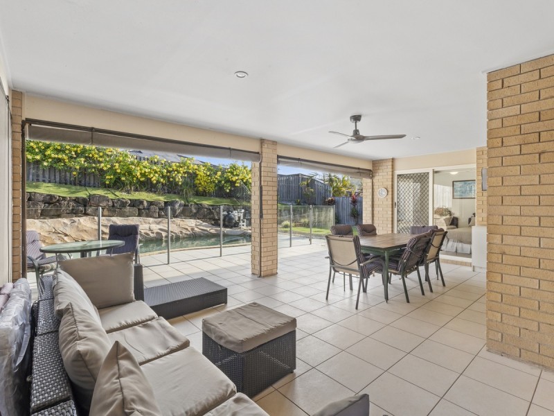 32 Faraday Crescent, Pacific Pines QLD 4211