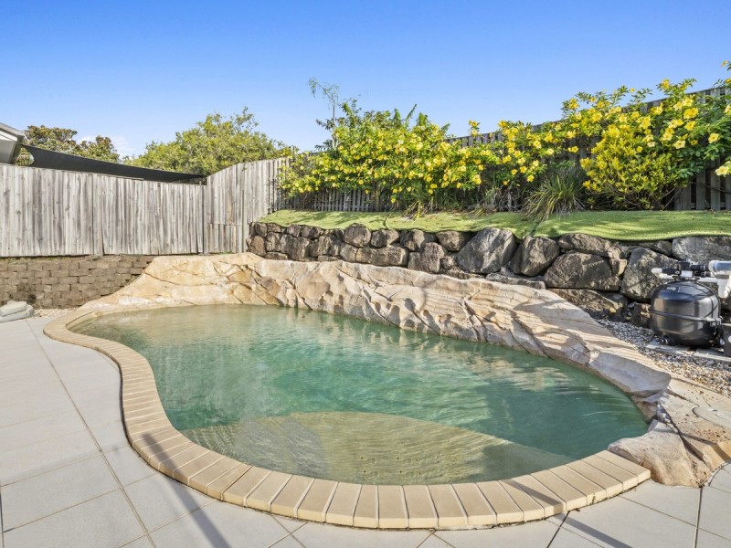 32 Faraday Crescent, Pacific Pines QLD 4211