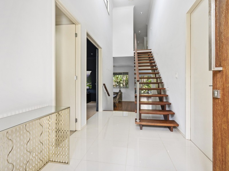 19 Jingella Street, Hope Island QLD 4212