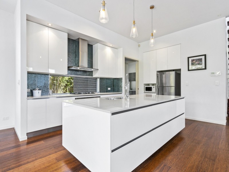 19 Jingella Street, Hope Island QLD 4212