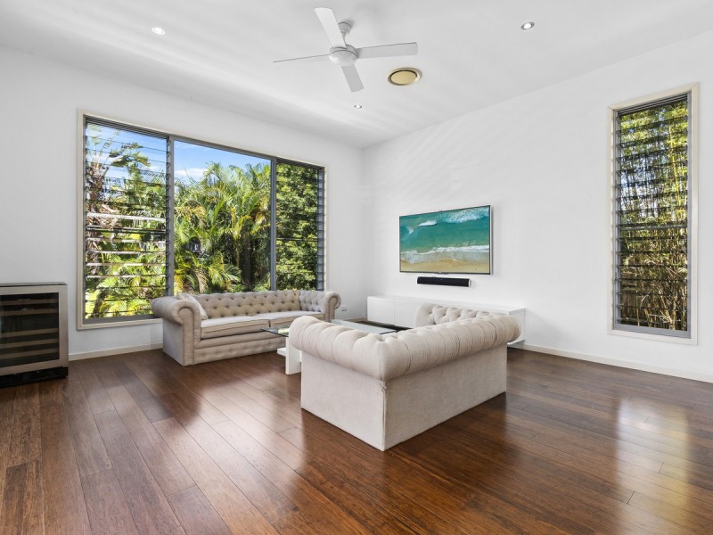 19 Jingella Street, Hope Island QLD 4212