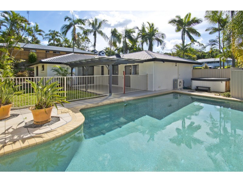 12 Robe Court, Helensvale QLD 4212