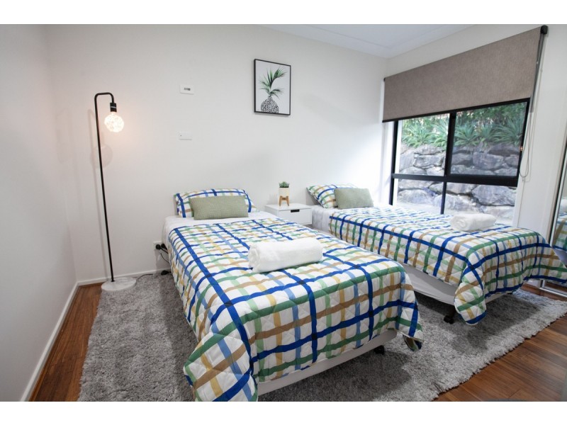 9 Cann Close, Pacific Pines QLD 4211