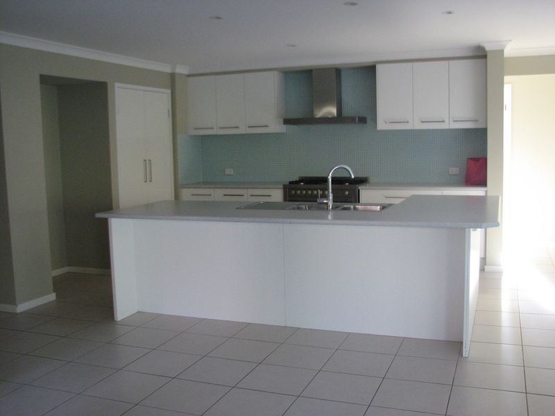 7 Shannonbrook Grove, Oxenford QLD 4210