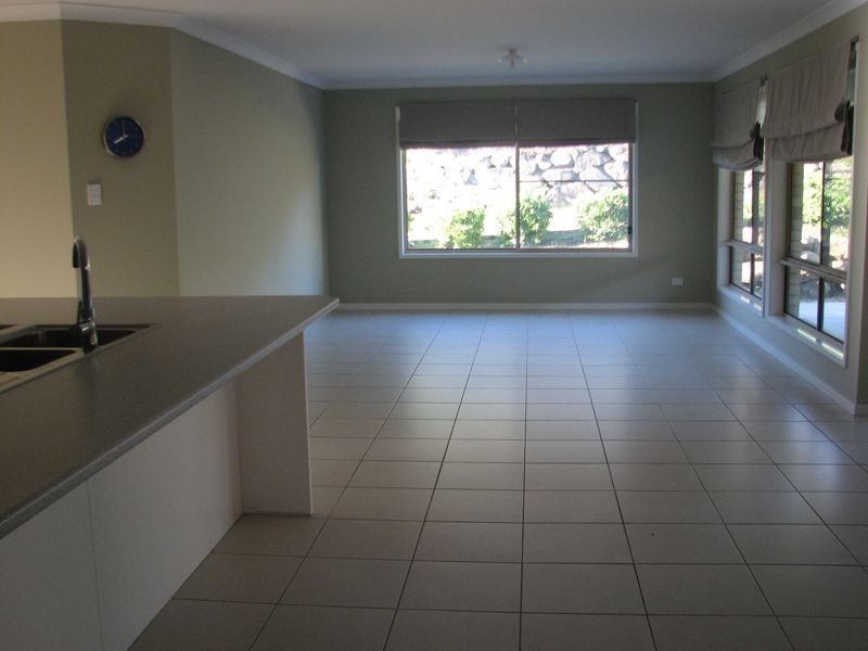 7 Shannonbrook Grove, Oxenford QLD 4210