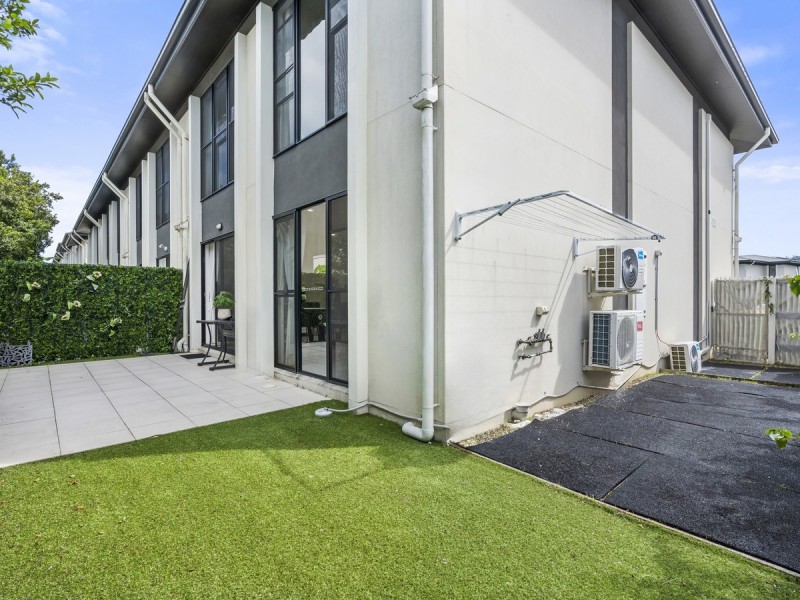 71/18 Archipelago Street, Pacific Pines QLD 4211