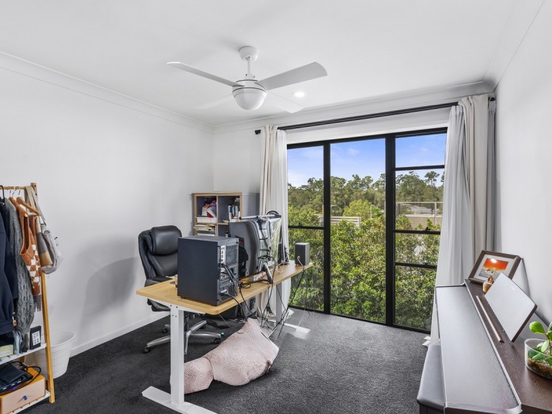 71/18 Archipelago Street, Pacific Pines QLD 4211