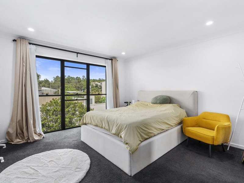 71/18 Archipelago Street, Pacific Pines QLD 4211