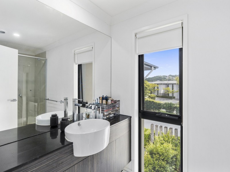 71/18 Archipelago Street, Pacific Pines QLD 4211