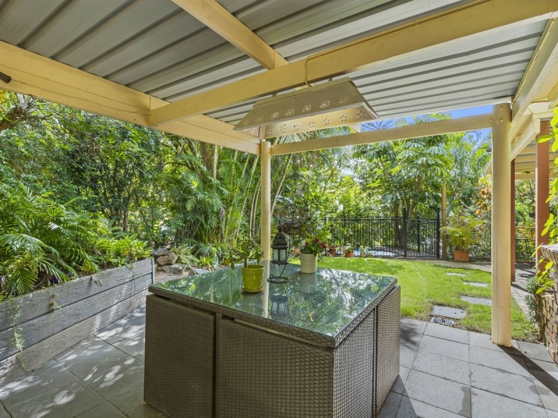 4 Atoll Court, Pacific Pines QLD 4211