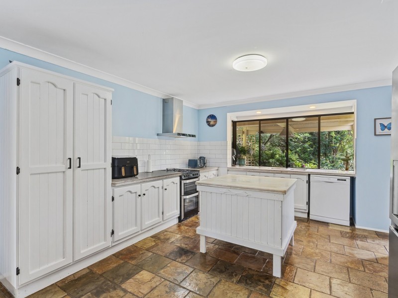 4 Atoll Court, Pacific Pines QLD 4211