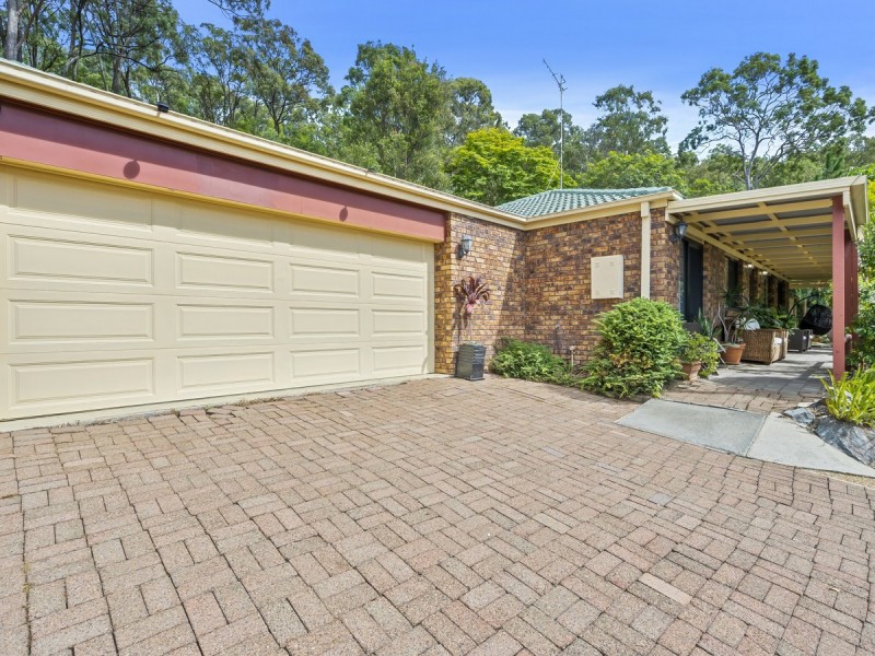 4 Atoll Court, Pacific Pines QLD 4211