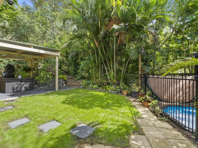 4 Atoll Court, Pacific Pines QLD 4211