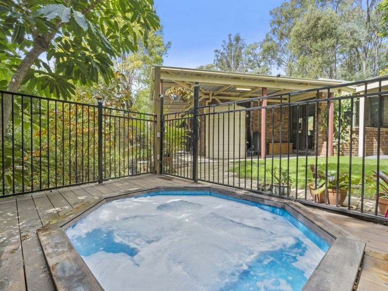 4 Atoll Court, Pacific Pines QLD 4211