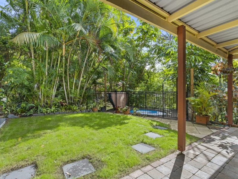 4 Atoll Court, Pacific Pines QLD 4211