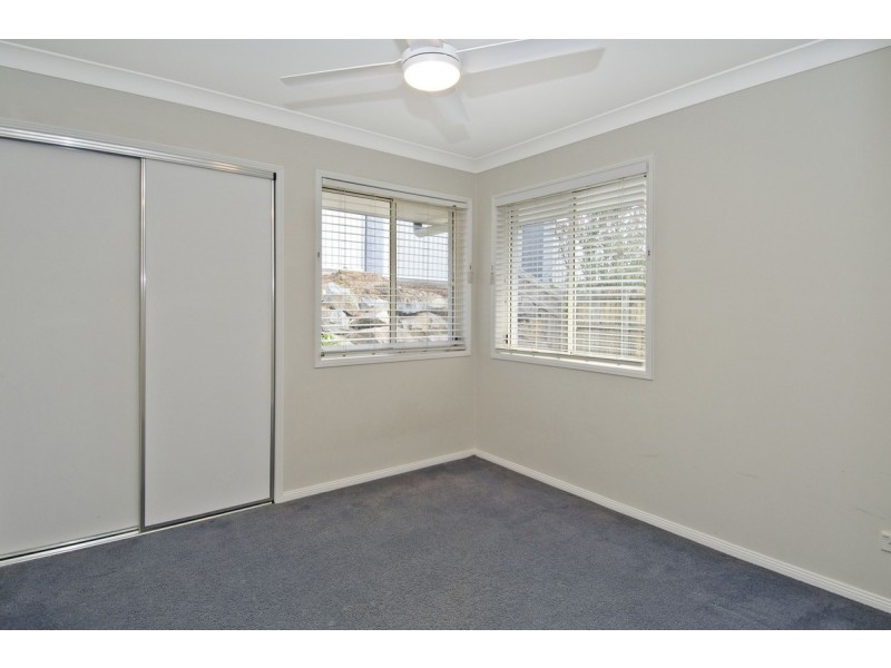 95/31 Archipelago Street, Pacific Pines QLD 4211