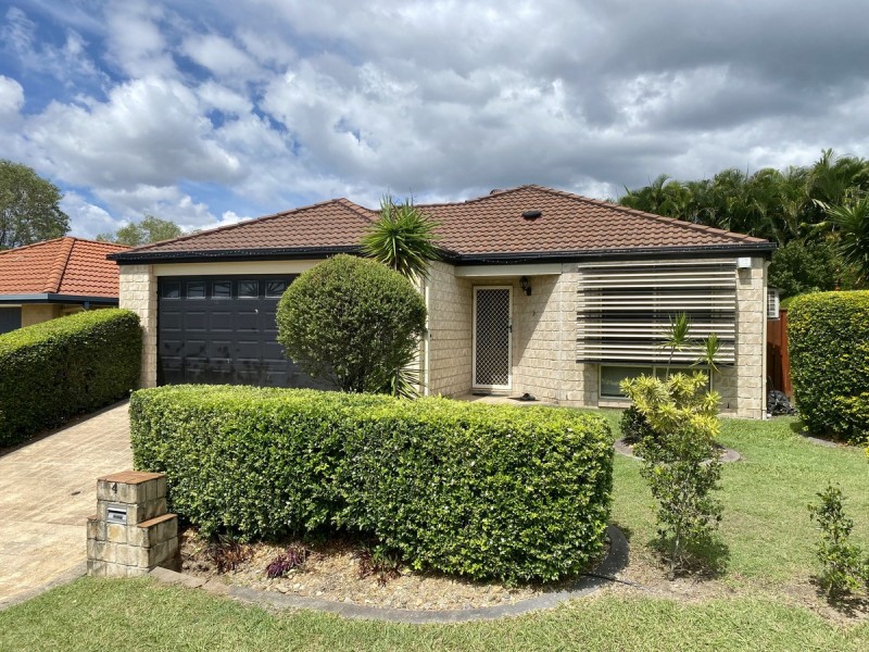 4 Fanning Court, Pacific Pines QLD 4211
